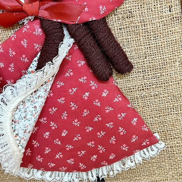 Vintage Cottagecore Prairie Girl Quilted Picture 70s Framed Holly Hobbie VTG - Picture 6 of 7